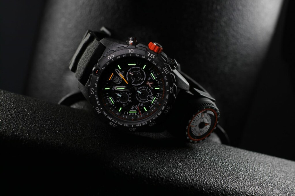 XB-3782-Luminox-Cover